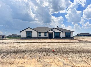 125 Range Ln, Rhome, TX 76078