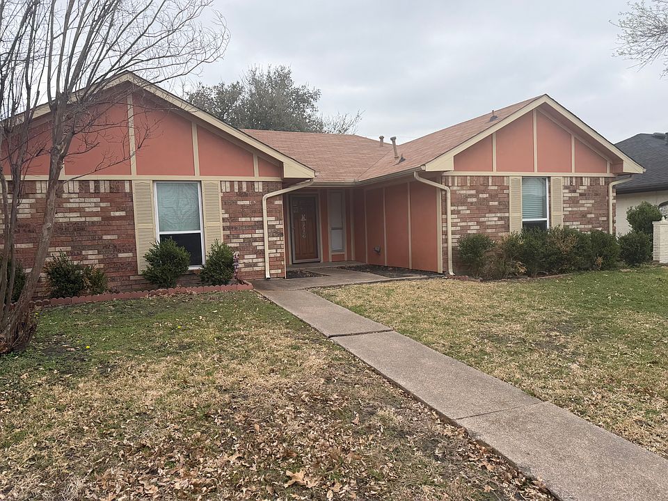 1st image of 309 Stoneybrook Dr