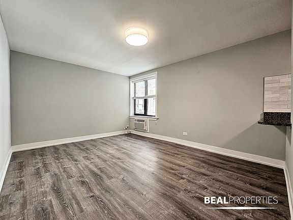 5th image of 445 W Barry Ave APT 223