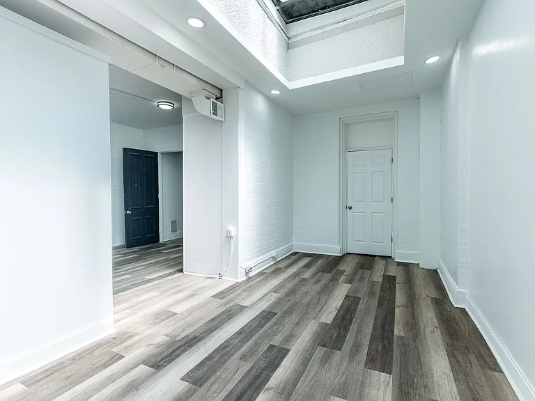 814 N Broad St — Photo 5