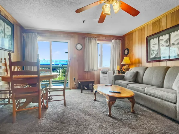 75 Mountain Lodge Ln, Slatyfork, WV 26291