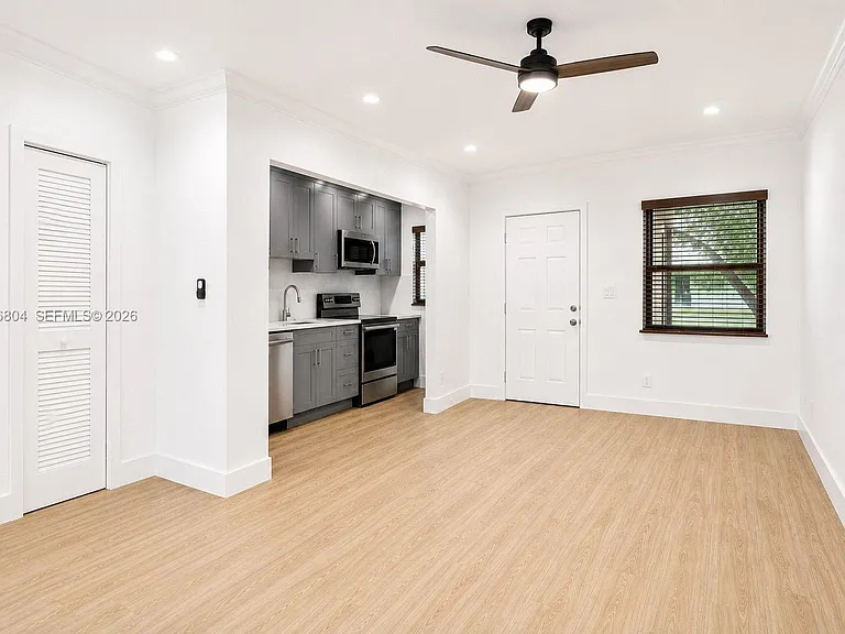 5839 SW 74th Ter #103 — Photo 4