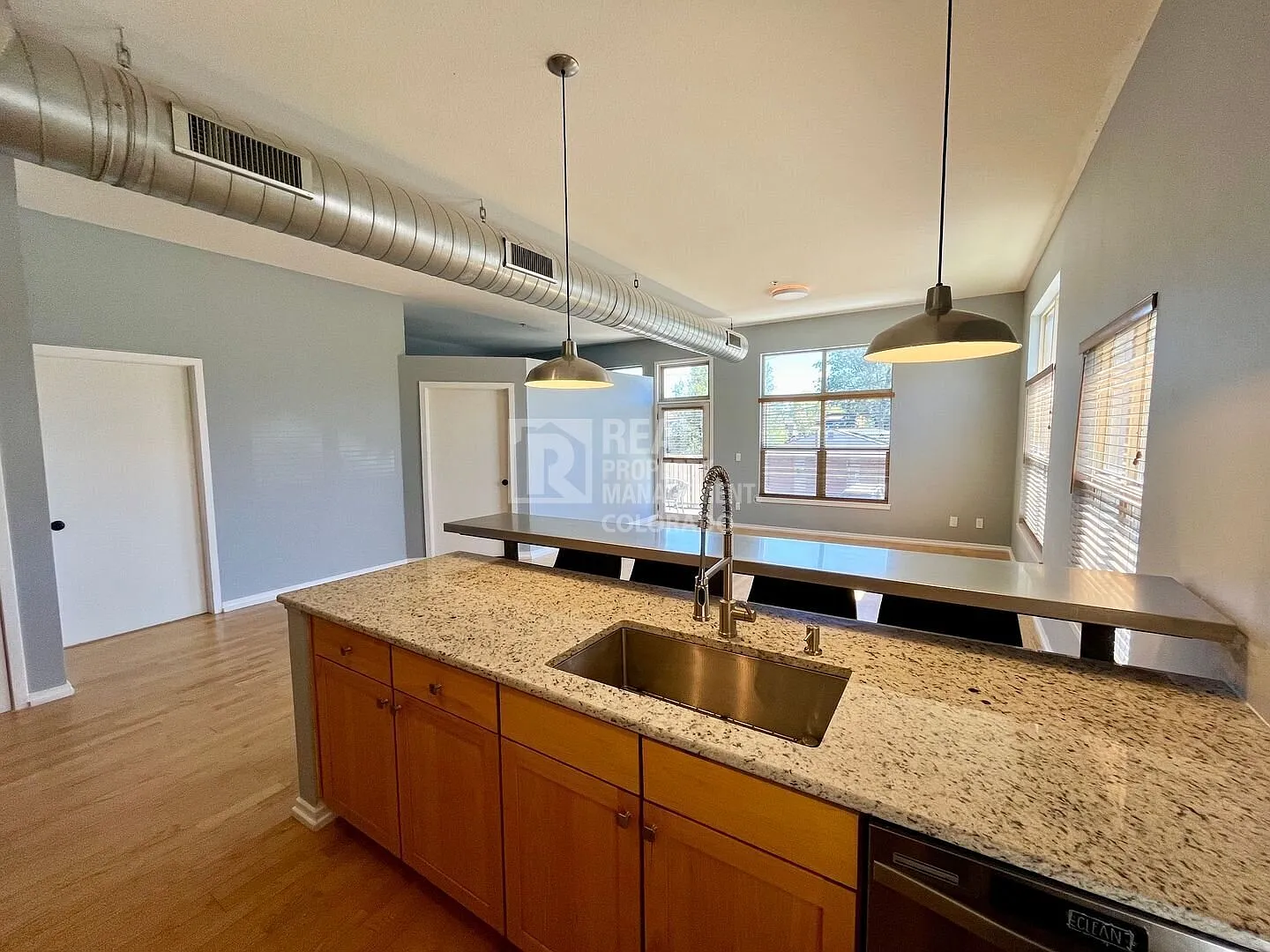 Beautiful 2-Bedroom, 2-Bathroom Condo in Five Points — Photo 2