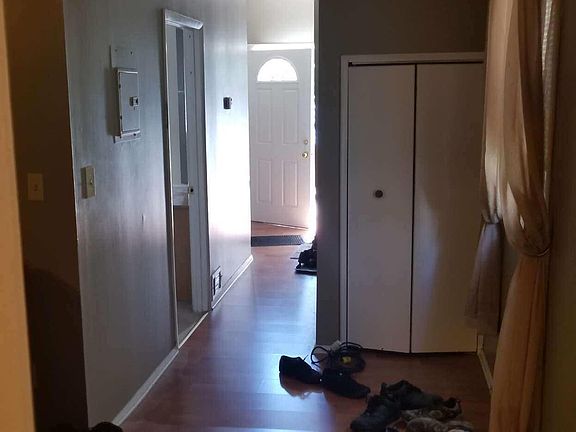 Front Entrance/Hallway