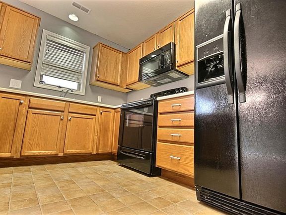 5th image of 610 Heatherwood Ln