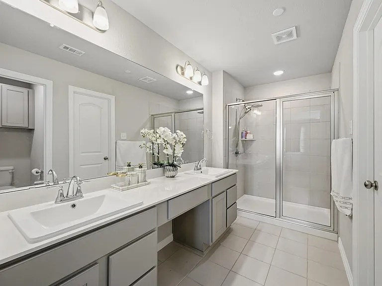 8050 Scanlan Trce — Photo 36