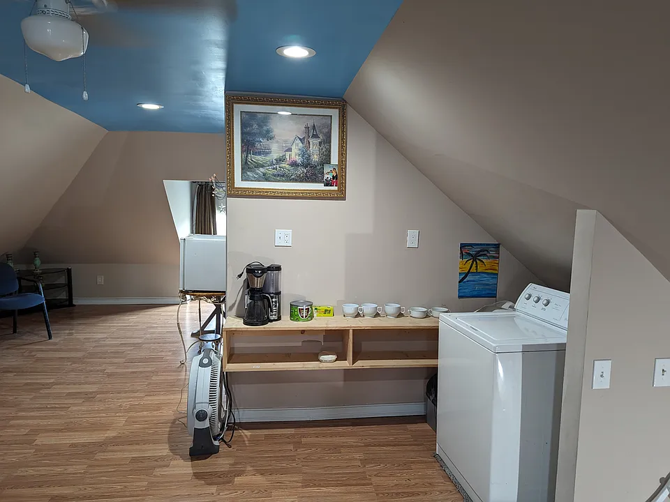 62 1/2 N Warren Ave #1/2