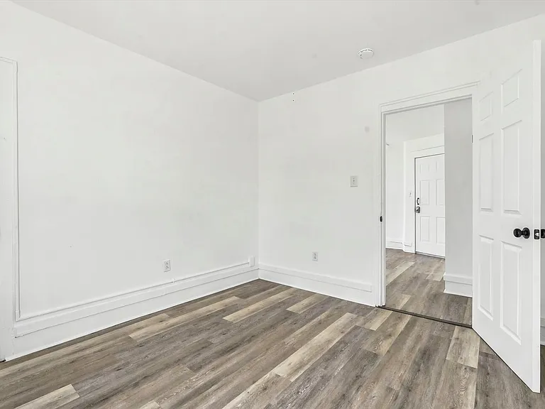 914 Belmont Ave — Photo 7