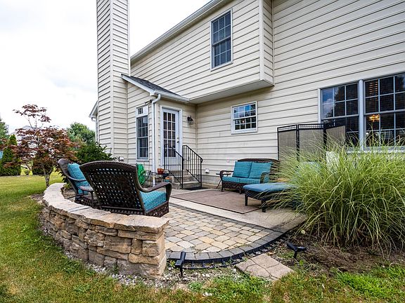 3rd image of 7260 Summerfield Dr