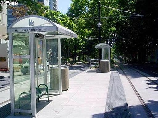 Street car Stop in front