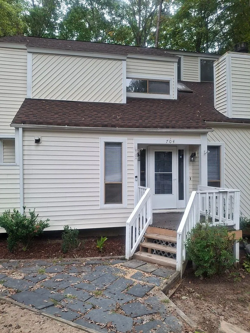 Spacious 4BR House in Richmond — Photo 1
