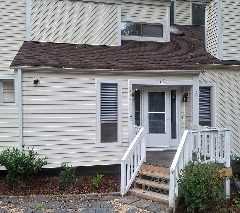 704 Gordon School Ct