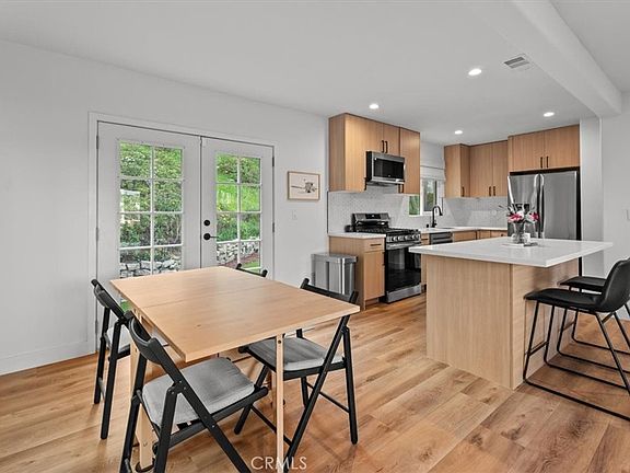 4th image of 531 Rindge Ln