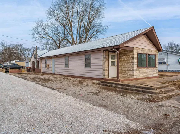 210 N Beason St, Lincoln, IL 62656