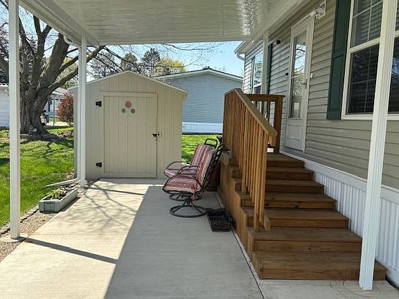 5th image of 472 Flamingo St