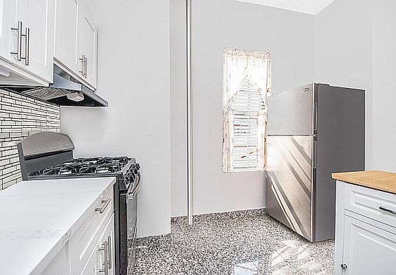5th image of 123 E 116th St APT 2A