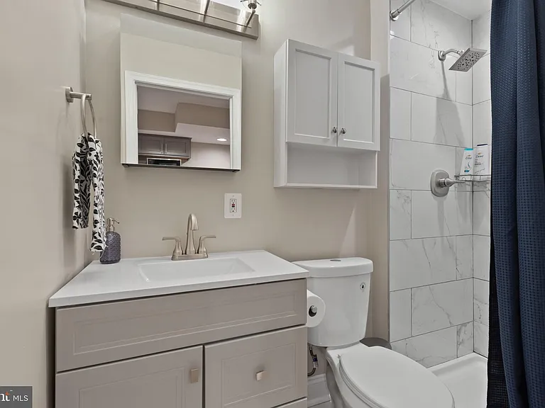 2219 E Chase St — Photo 49