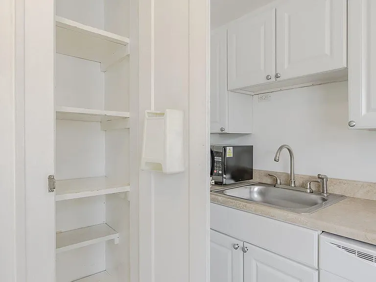 122 W Houstonia Ave — Photo 20