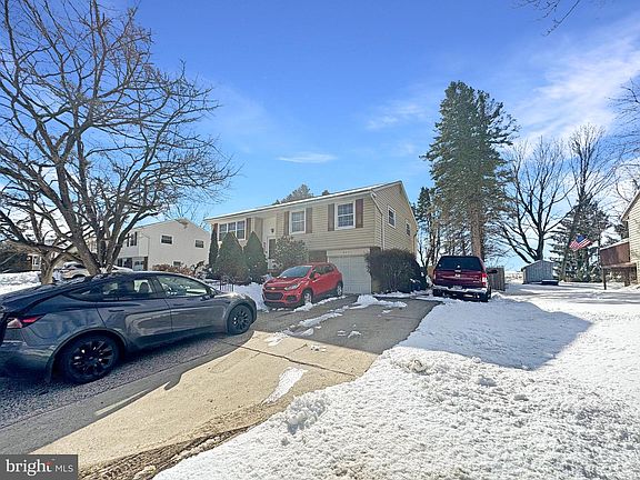 2nd image of 2441 Weir Rd