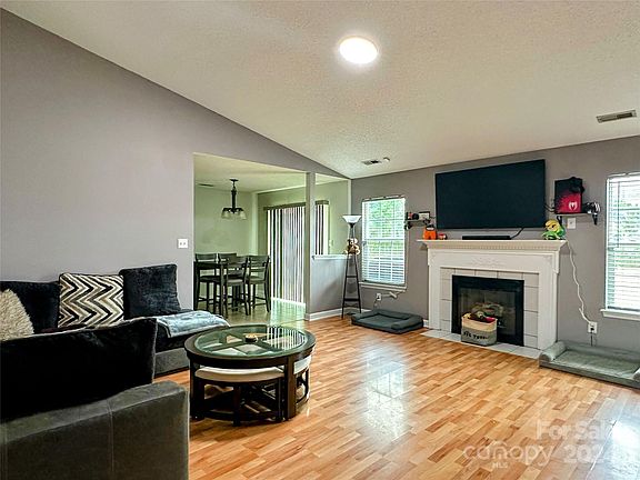 3rd image of 4709 Pickford Ct