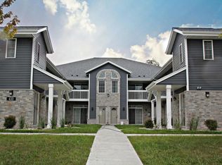 410 W Aspen Dr UNIT 4, Oak Creek, WI 53154