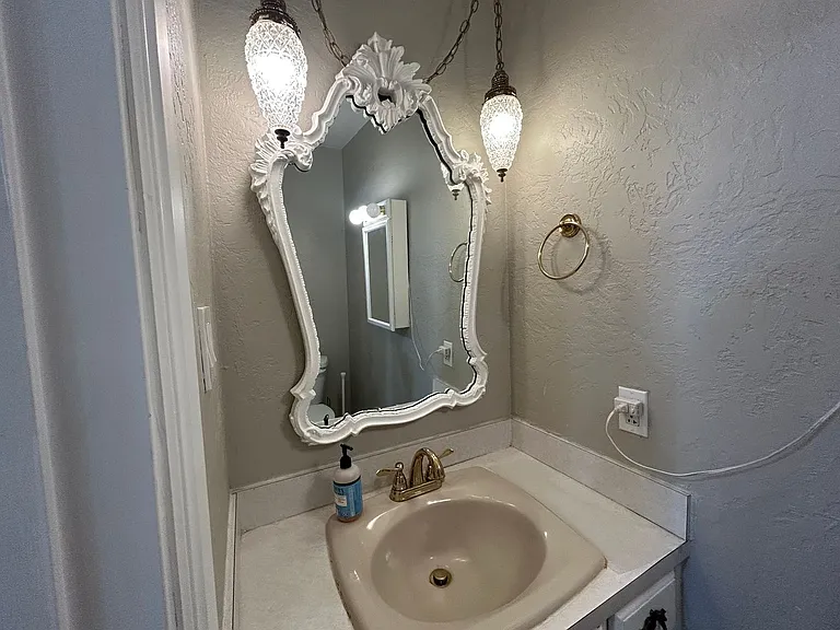 428 N 200 E — Photo 7