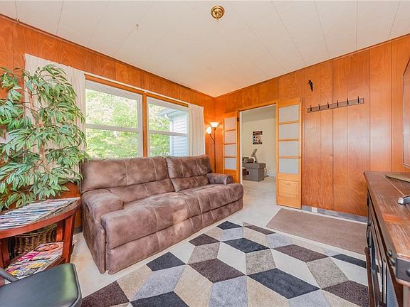 5th image of 348 Northfield Ave