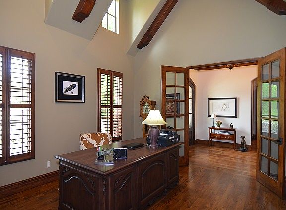 Study Has Wall of Built-ins
