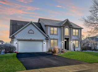 807 Sharp Ct, Elburn, IL 60119