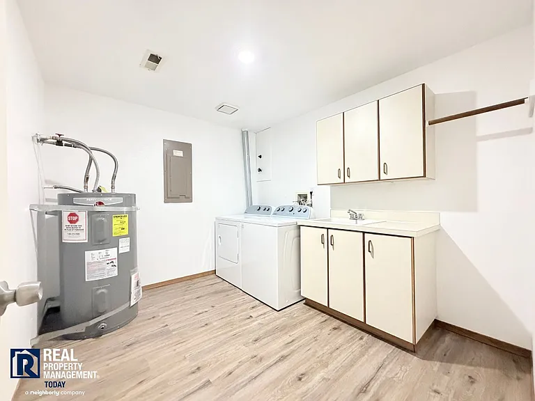 1317 Contra Costa Ave — Photo 12