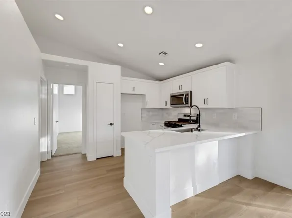 709 Brittany Falls Ct, North Las Vegas, NV 89031