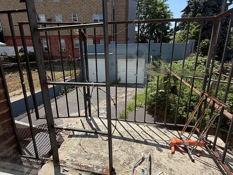 78 Maple St — Photo 11