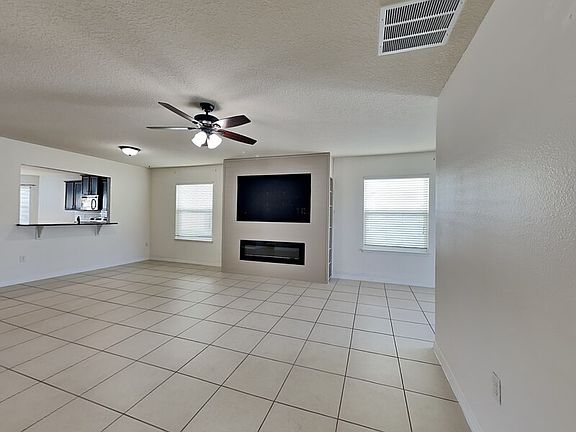 4th image of 4925 Grassy Knoll Dr