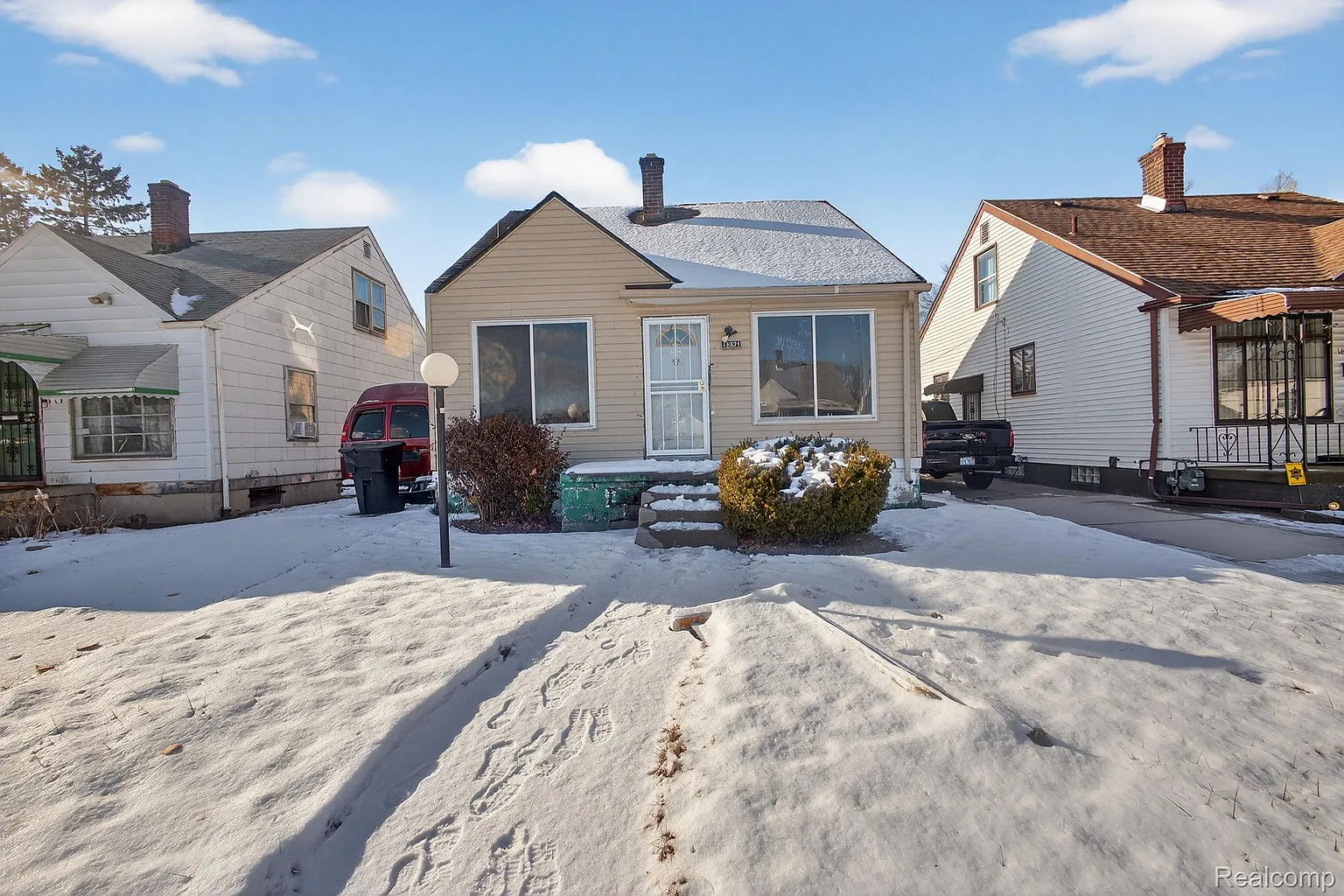 18821 Caldwell St photo 1