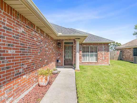 3rd image of 301 Westpointe Cir