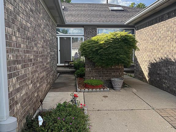 2nd image of 48607 Sugarbush Ct