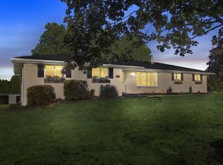 155 Donrene Rd, Mount Wolf, PA 17347