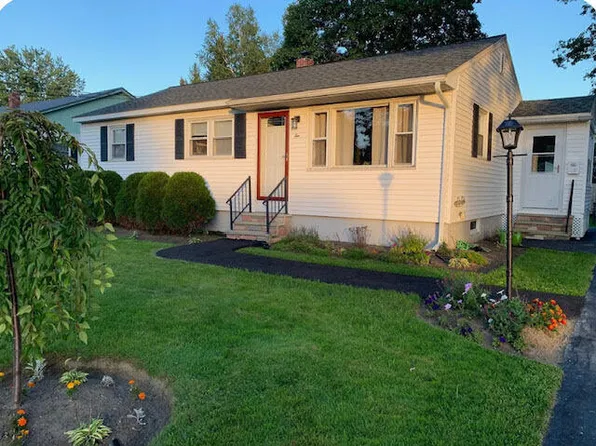 10 Oakdale Street, Waterville, ME 04901