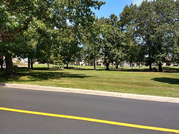 5th image of 1696 Pointe Royale Dr