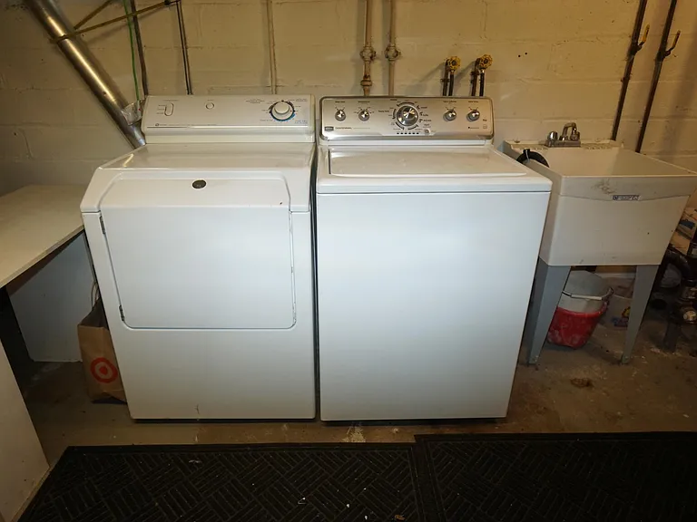 Laundry is free and adjacent to the kitchen.