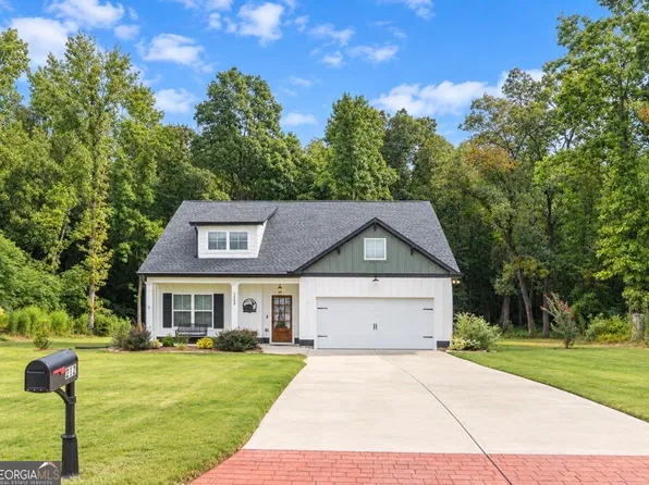 212 Live Oak Ln, Comer, GA 30629