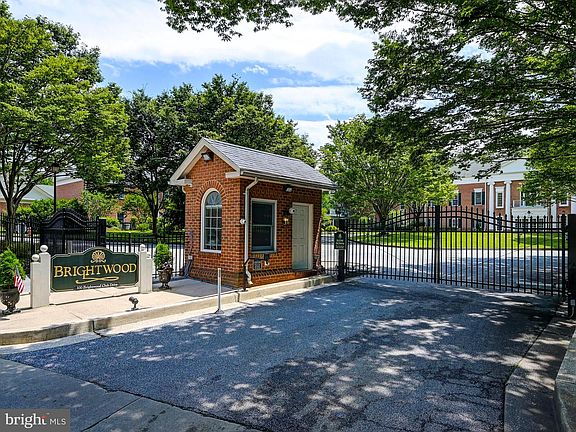 3rd image of 514 Brightwood Club Dr #514