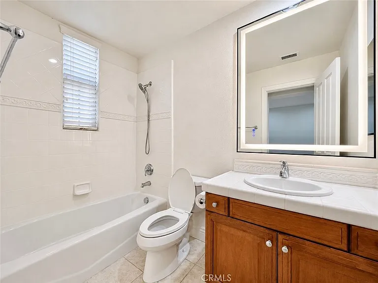 37 View Ter — Photo 38