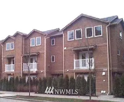 1921 D 42nd Avenue E photo 1
