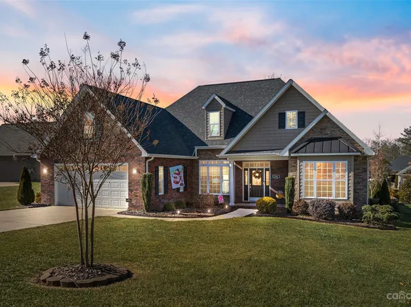 231 Riley Dr, Taylorsville, NC 28681