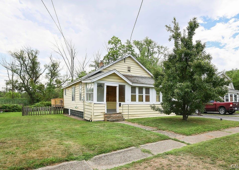 1st image of 219 Garden City Dr