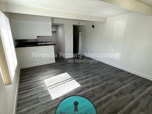 3rd image of 1221 Villa St APT A