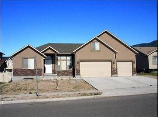 916 N Fox Run Dr, Tooele, UT 84074