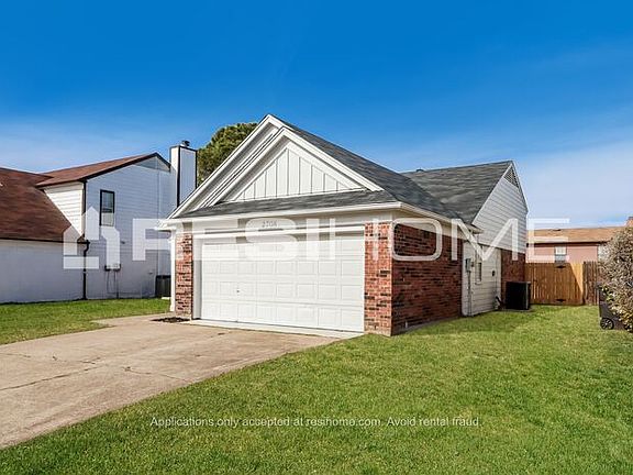 3rd image of 2708 Creekwood Ln