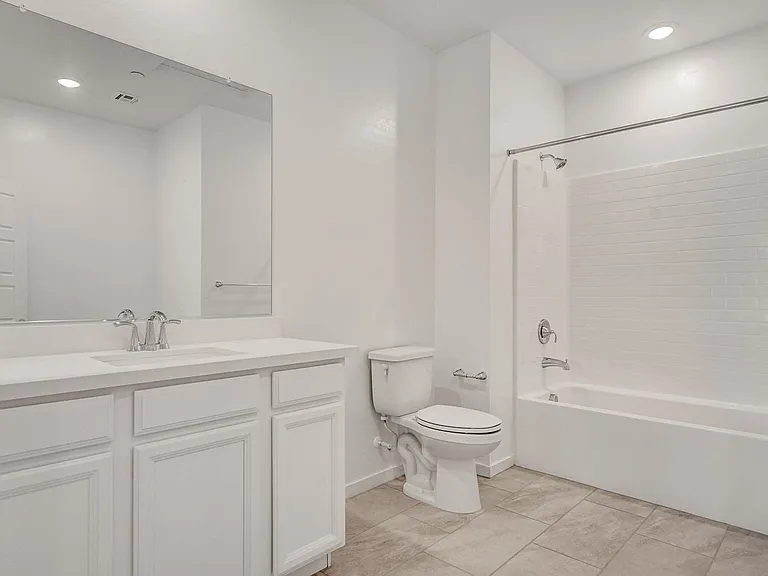 5730 Sky Pointe Dr #190 — Photo 28